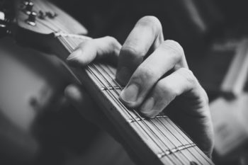 5 raisons pour apprendre la guitare seul en 2021